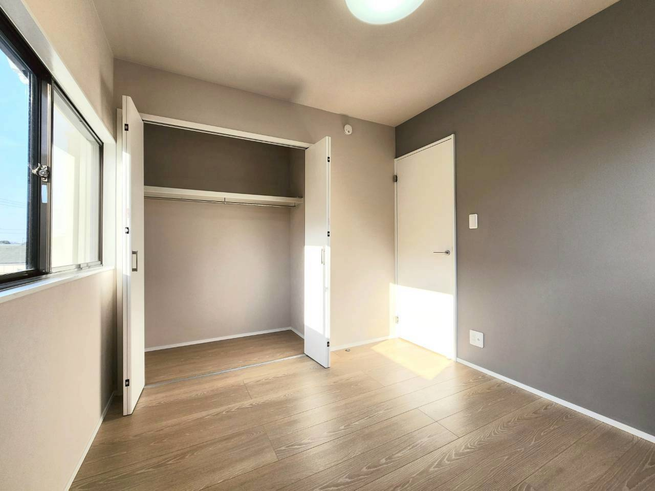 【洋室】の画像