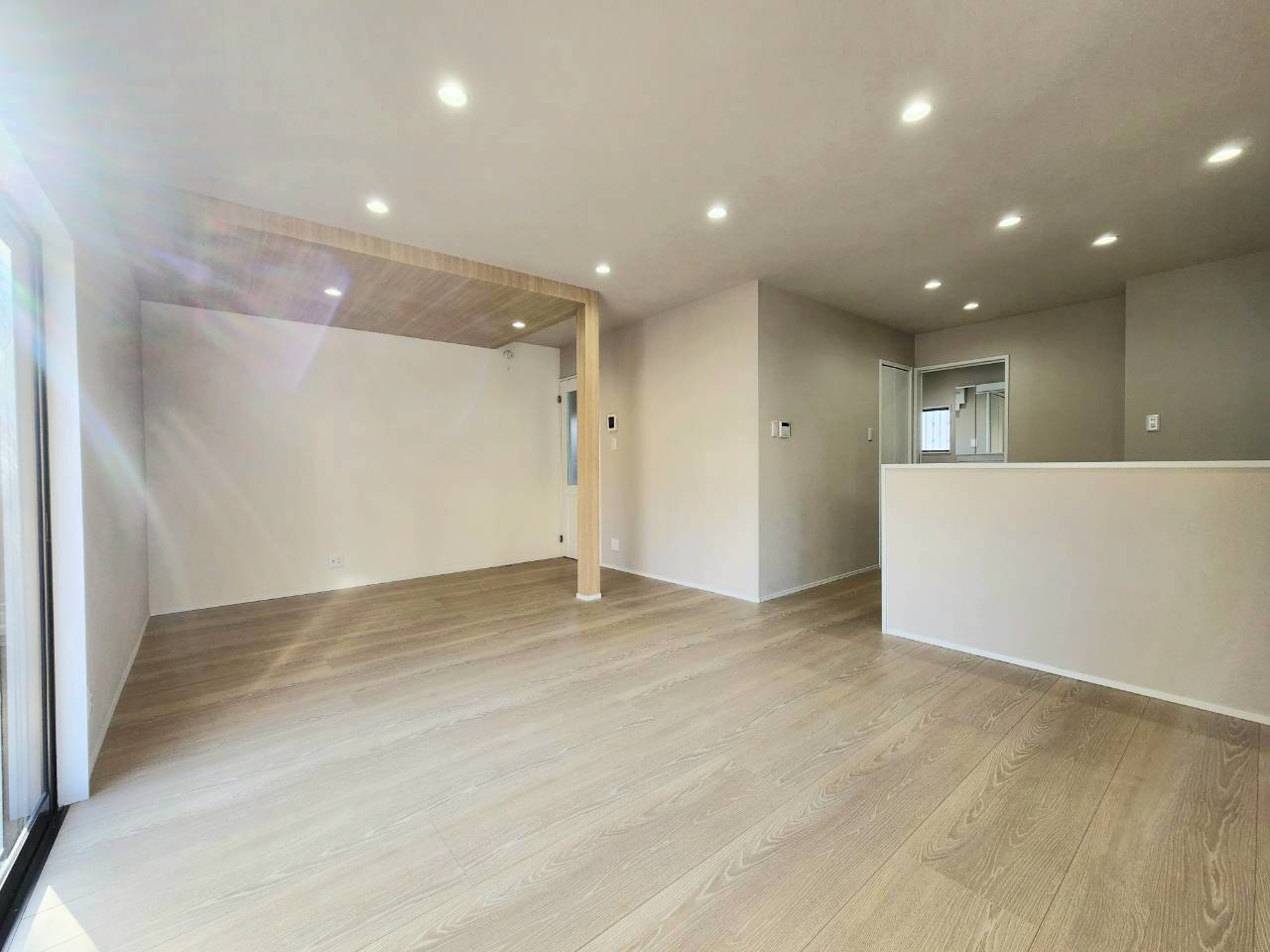 RESET HOUSE－リセットハウス－八幡西区大平１丁目１４−２０の居間・リビング|LDKは全てダウンライト♪