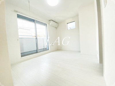 【居間・リビング】 | アーベインテラス高砂 | 洋室のお部屋です。