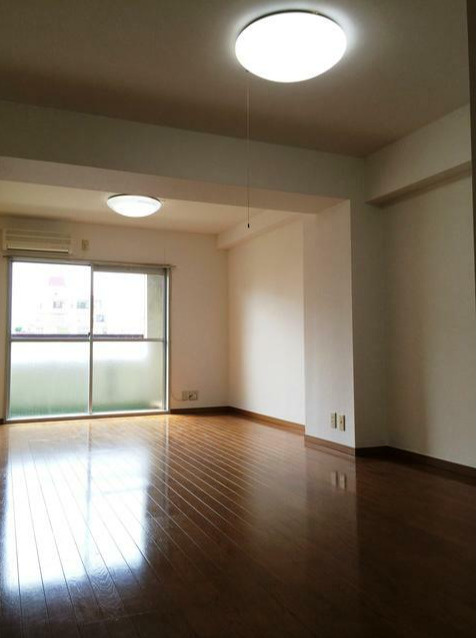 杉並区高円寺南２丁目の賃貸マンションの居間・リビング