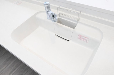 【キッチン】 | ◆町田市金井1丁目新築住宅◆ | ◆デザイン性と機能性を兼ね備えたキッチンです。リビングスペースとの一体感が生まれ、広々空間を演出してくれます。【モデルルーム】