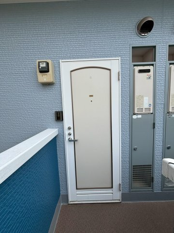 ホワイトコートの玄関