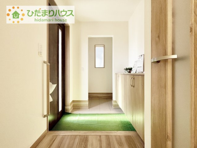 【玄関】 | 土浦市荒川沖西第1期　新築戸建　2号棟 | 使い勝手の良い大きなシューズボックス☆乱雑になりがちな玄関をスッキリ見せてくれます！