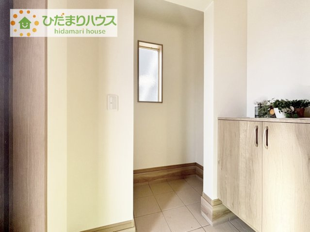 【収納】 | 土浦市荒川沖西第1期　新築戸建　2号棟 | 土間の玄関シューズクロークならアウトドア用品やベビーカーも土汚れを気にせずスッキリ収納できます！