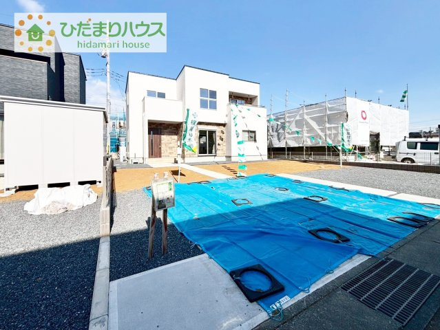 【駐車場】 | 土浦市荒川沖西第1期　新築戸建　2号棟 | 駐車場並列4台可！ワゴン車+軽自動車はもちろん、パパのお仕事の車も敷地内に停められますね♪