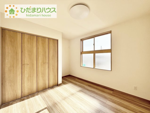 【洋室】 | 土浦市荒川沖西第1期　新築戸建　2号棟 | お掃除しやすく、清潔感を保てるのでダニも発生しにくいフローリング♪