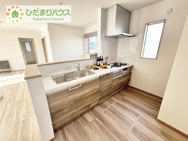 【キッチン】 | 土浦市荒川沖西第1期　新築戸建　2号棟 | 料理をしながらでも、ご家族との会話を楽しめる対面式キッチン♪