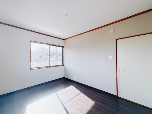 【中古戸建】北群馬郡榛東村新井1期　の洋室|■2階洋室｜子供部屋のメリットは「自立心を養うことができる」「自分で整理整頓できるようになる」そして、お子様が成長した際には「プライバシーを確保できる」といい事だらけ♪