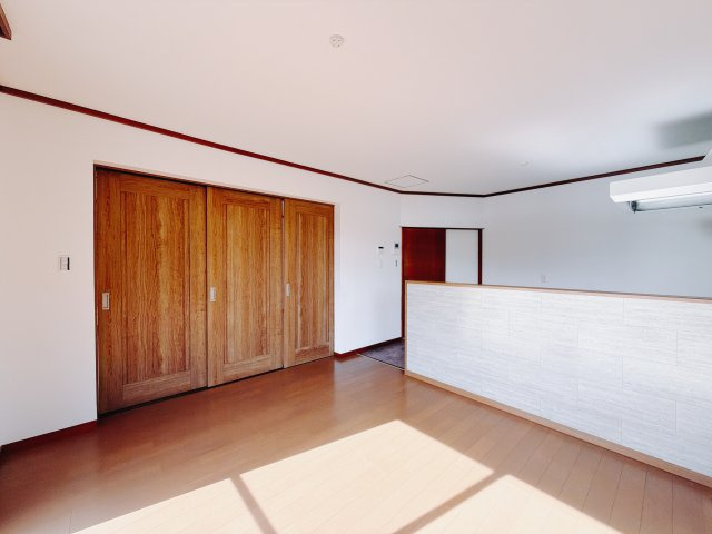 【中古戸建】北群馬郡榛東村新井1期　の居間・リビング|■リビング｜家族でゆったりくつろげる、居心地の良いリビング♪賃貸と違って、テレビや音楽の音を気にしなくて良いことが嬉しいですね♪