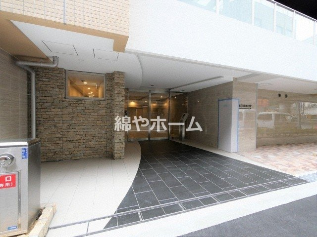 セレニテ桜川駅前プリエのエントランス|ゆとりのあるエントランスです