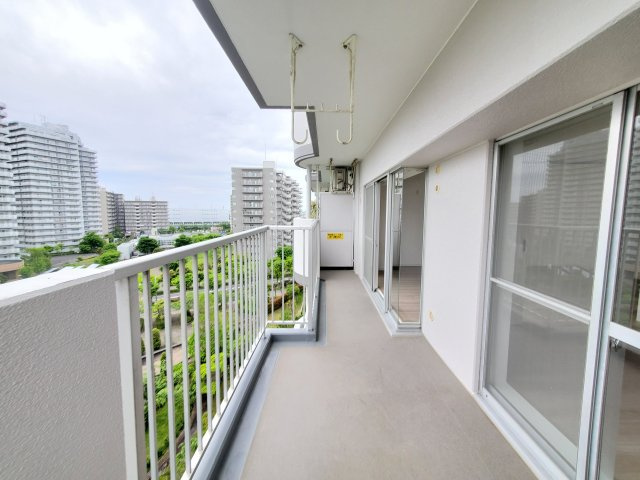 パークフィールドみさと2街区2号館のバルコニー|開放的で明るい空間を演出してくれるバルコニーです