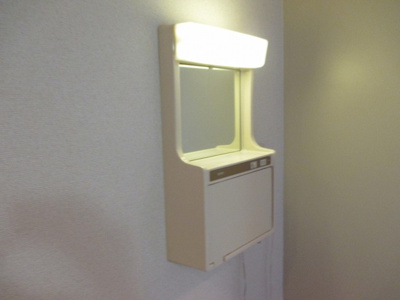 【設備】 | パル下新庄 | 壁に鏡があります