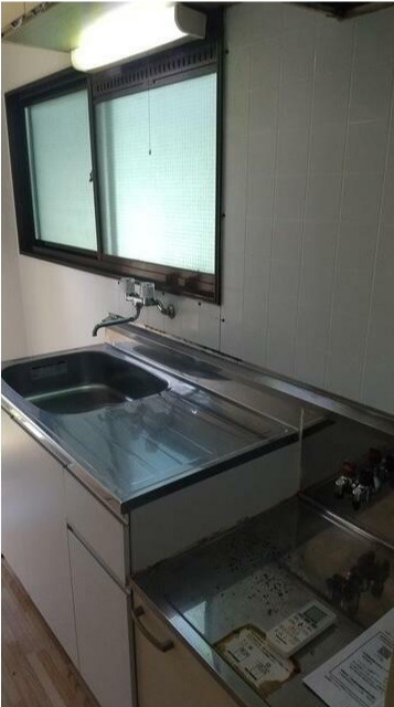 中野区弥生町５丁目のアパートのキッチン