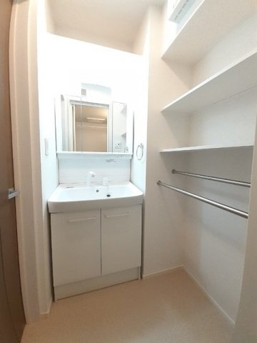 コンフォート末武中の洗面所