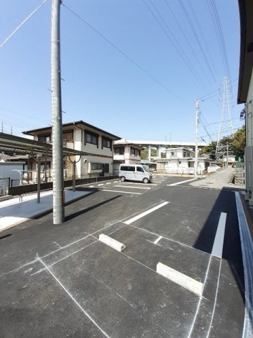 コンフォート末武中の駐車場