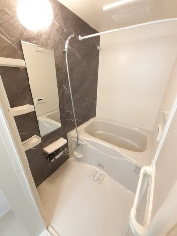 コンフォート末武中の浴室