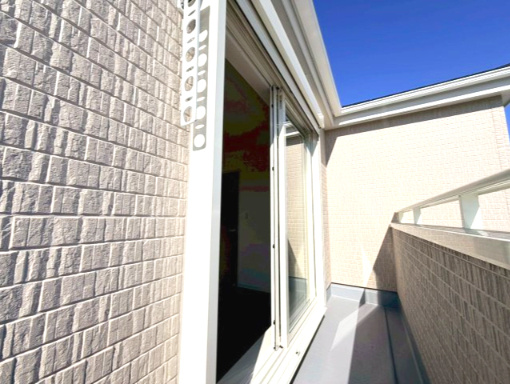 岸和田市並松町3期全2棟リーブルガーデン　2号棟のバルコニー