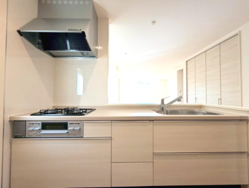 岸和田市並松町3期全2棟リーブルガーデン　2号棟のキッチン|きれいなキッチンです