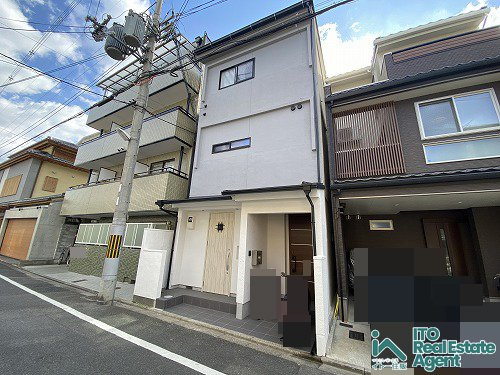 上京区西出水町 店舗付住宅の外観