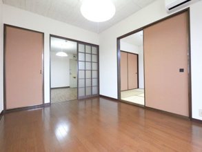 【寝室】