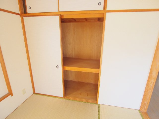 広島市安芸区矢野西４丁目の賃貸マンションの収納