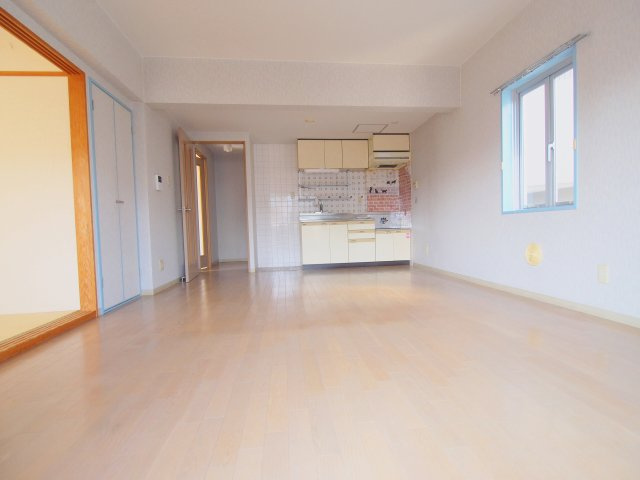 広島市安芸区矢野西４丁目の賃貸マンションの居間・リビング