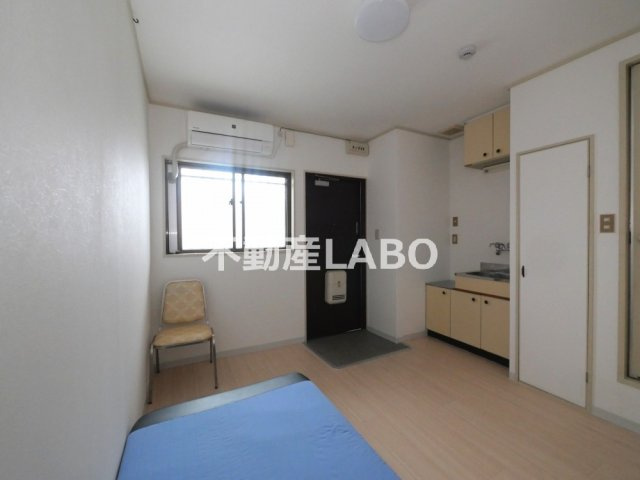 じんともす照が丘の洋室