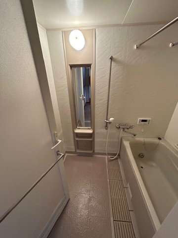 あま市甚目寺飛殿の中古マンションの浴室