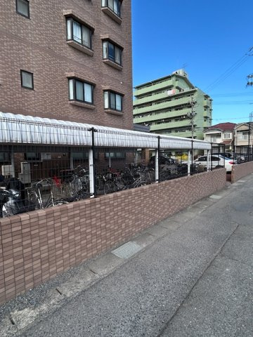 あま市甚目寺飛殿の中古マンションの駐輪場