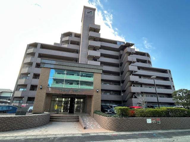 あま市甚目寺飛殿の中古マンションの外観