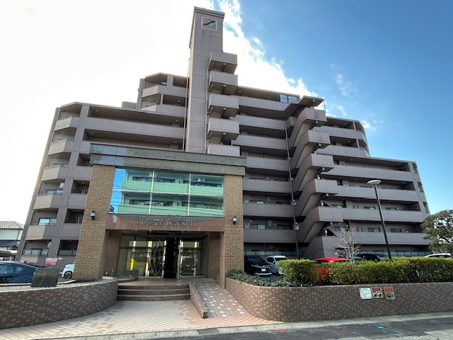 あま市甚目寺飛殿の中古マンションの外観