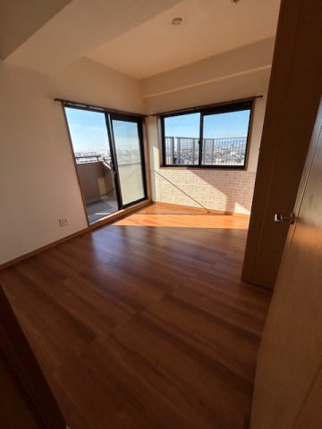 あま市甚目寺飛殿の中古マンションの洋室