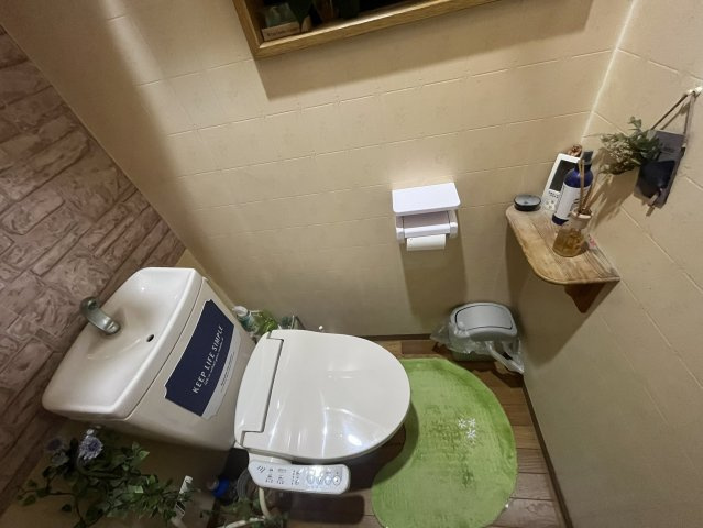 泉佐野市鶴原4丁目戸建のトイレ|2階トイレ