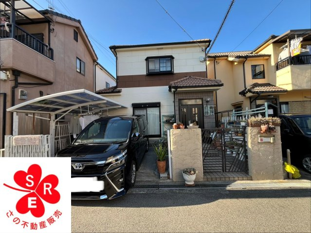 泉佐野市鶴原4丁目戸建の外観|花壇を取り壊せばもう一台車両を停めれます（費用要）！