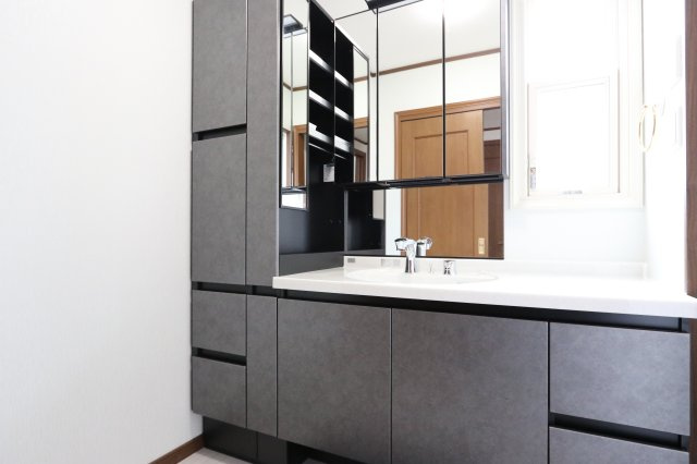 米子市美吉　中古住宅の洗面所