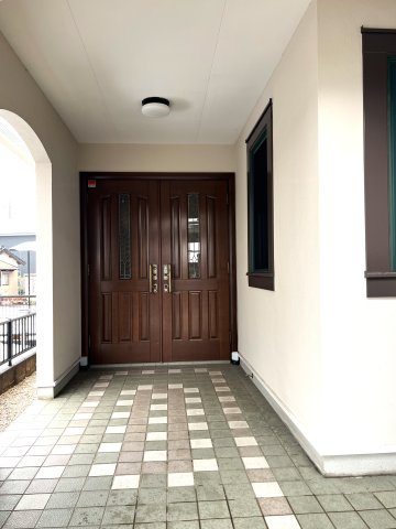 米子市美吉　中古住宅の玄関