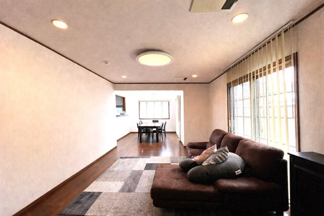 米子市美吉　中古住宅の居間・リビング