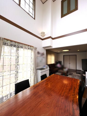 米子市美吉　中古住宅の居間・リビング