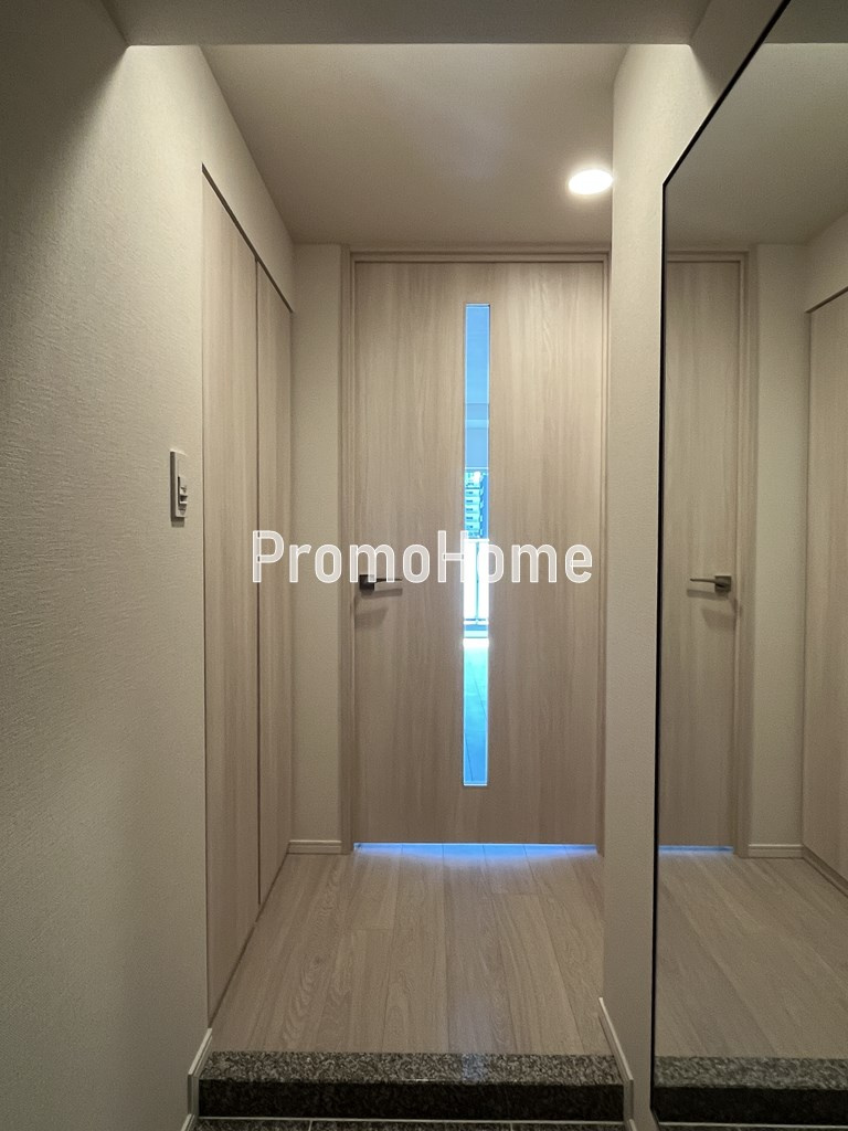 サンライズ茅場町の玄関