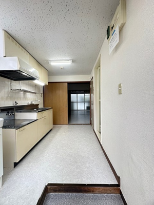 【設備】 | 花園ビル | 暑い夏や寒い冬に大活躍！洋室6帖のお部屋にあるエアコンです☆冷暖房完備で1年中快適に過ごせます♪