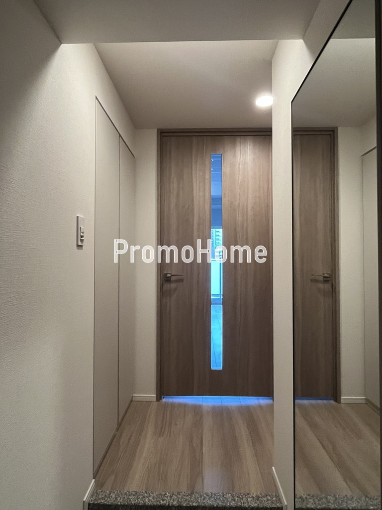 サンライズ茅場町の玄関