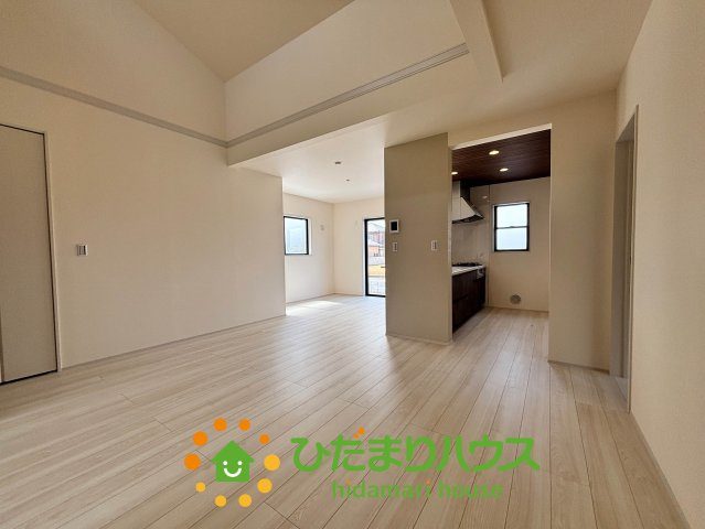 加須市日出安　新築一戸建て　01　リーブルガーデンの居間・リビング|大型テレビに大型ソファー(^^)どんなインテリアにしますか？
