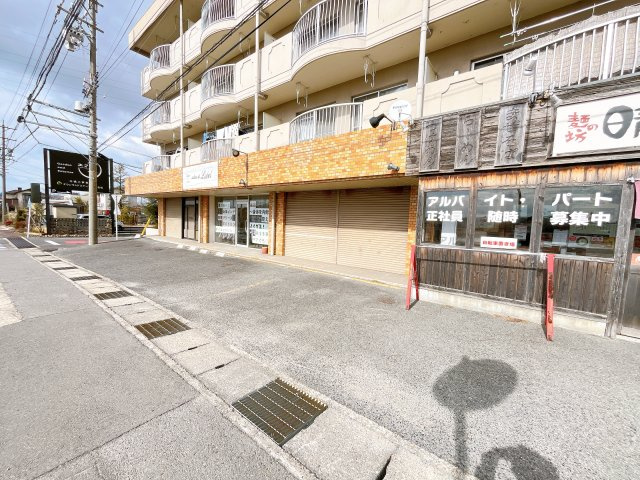 メゾンパラディ大府の駐車場