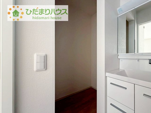 【ランドリースペース】 | 我孫子市つくし野11期　新築戸建 | 洗面所のリネン庫はタオルや肌着類などの収納に便利です！！