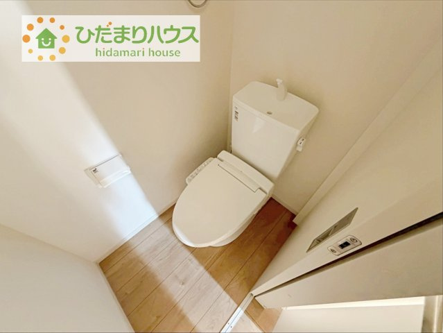 【トイレ】 | 我孫子市つくし野11期　新築戸建 | 1・2階にトイレあり。階段を降りなくてもいいので、高齢者の方も優しい☆彡