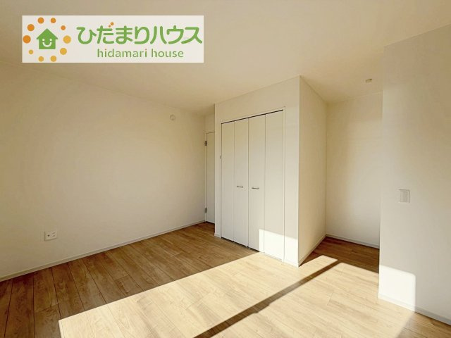 【寝室】 | 我孫子市つくし野11期　新築戸建 | バルコニーに面していて、たっぷり光りの入る明るい主寝室です！