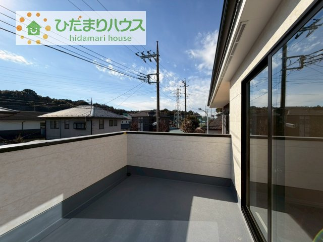 【バルコニー】 | 我孫子市つくし野11期　新築戸建 | 広々としたバルコニーは、大量の洗濯物を干しても余裕！お布団だって、家族全員分をいっきに干せますね(^O^)
