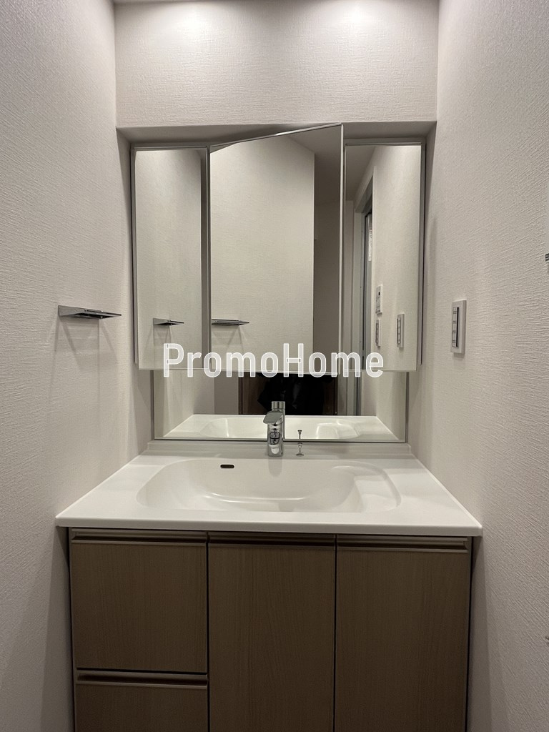 サンライズ茅場町のエントランス