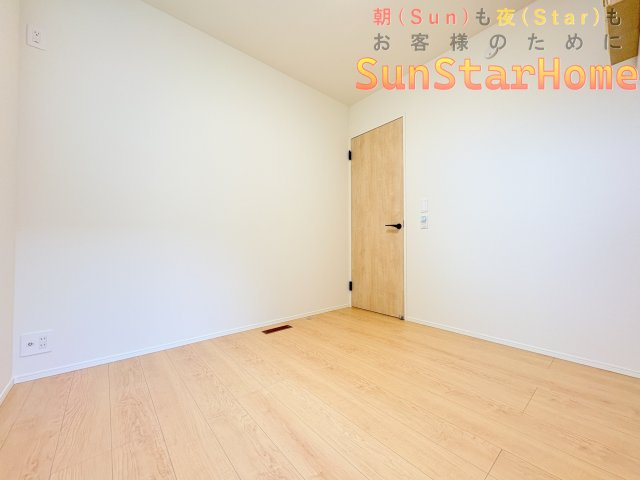 【サンスターホーム】瑞穂町殿ヶ谷　省エネ新築戸建1号棟の洋室