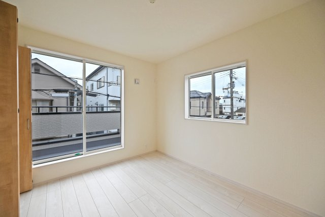 ブルーミングガーデン東鳴尾町2丁目新築一戸建て│3LDK+駐車2台可(車種制限有)の洋室|-洋室約5.2帖(2F)-